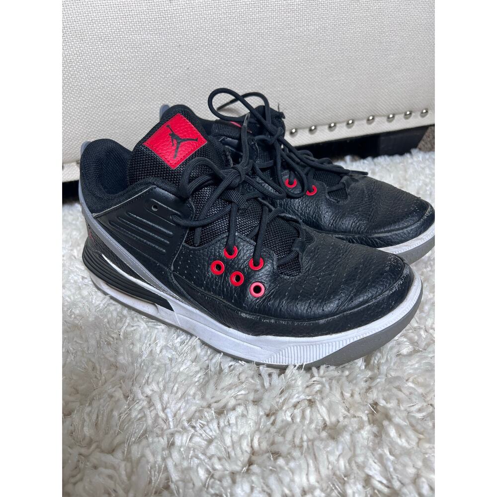 Air Jordan Max Aura 5 Men’s 7.5 Black Cement Red DZ4353 061 Basketball Skater
